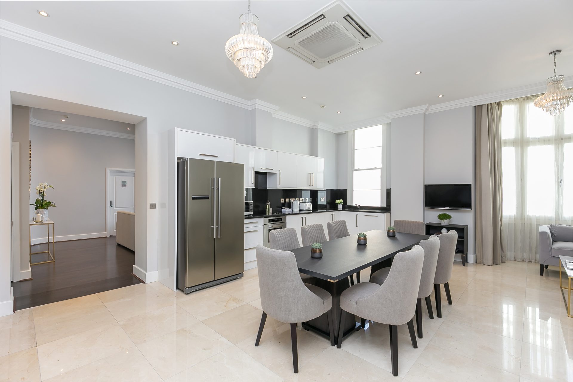 Three Bedroom Deluxe apartment 602 at Chilworth Court
