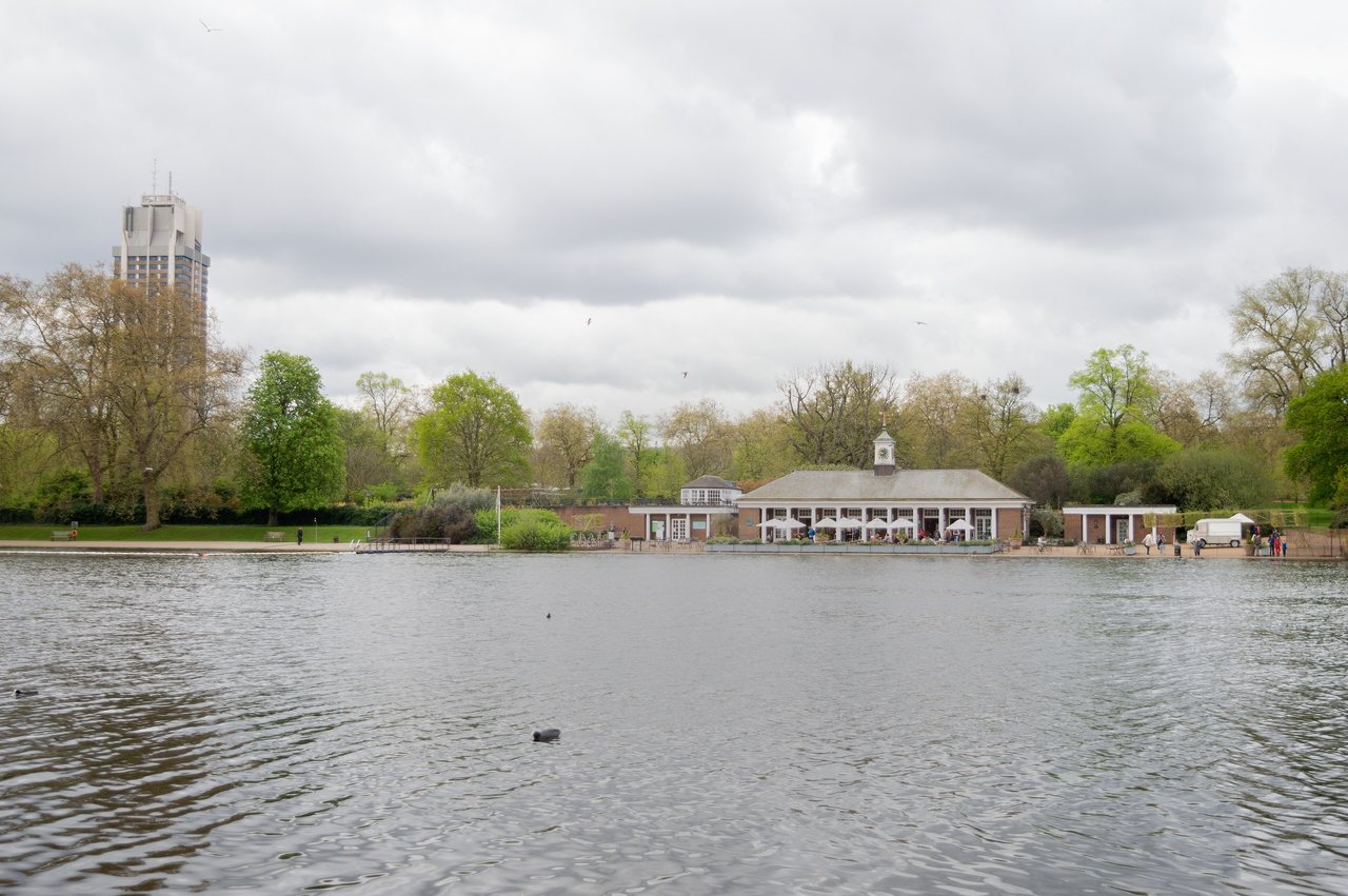 The Serpentine lake in Hyde Park on a clear day